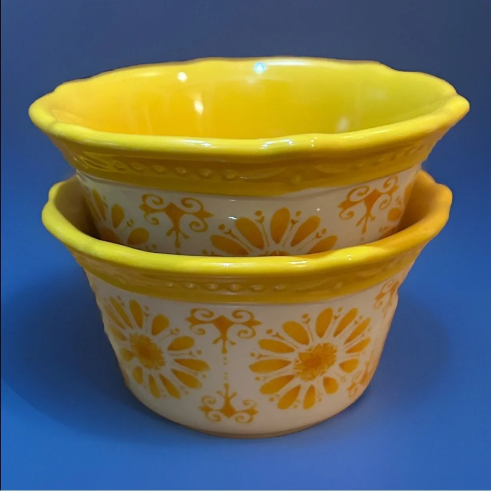 Lot of 2 The Pioneer Woman Ramekins Yellow And White Daisy Dessert Custard